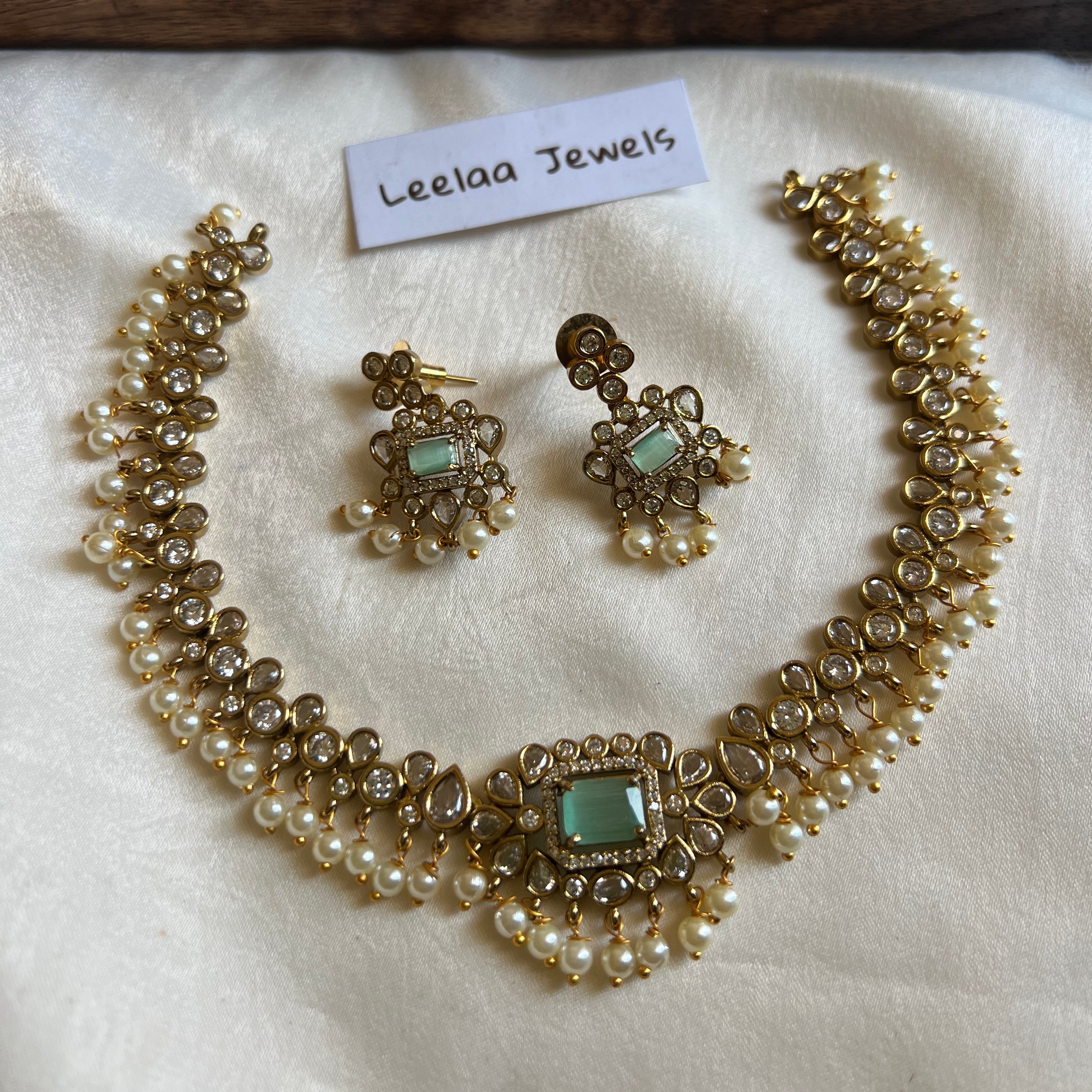 Mint green premium zircon set