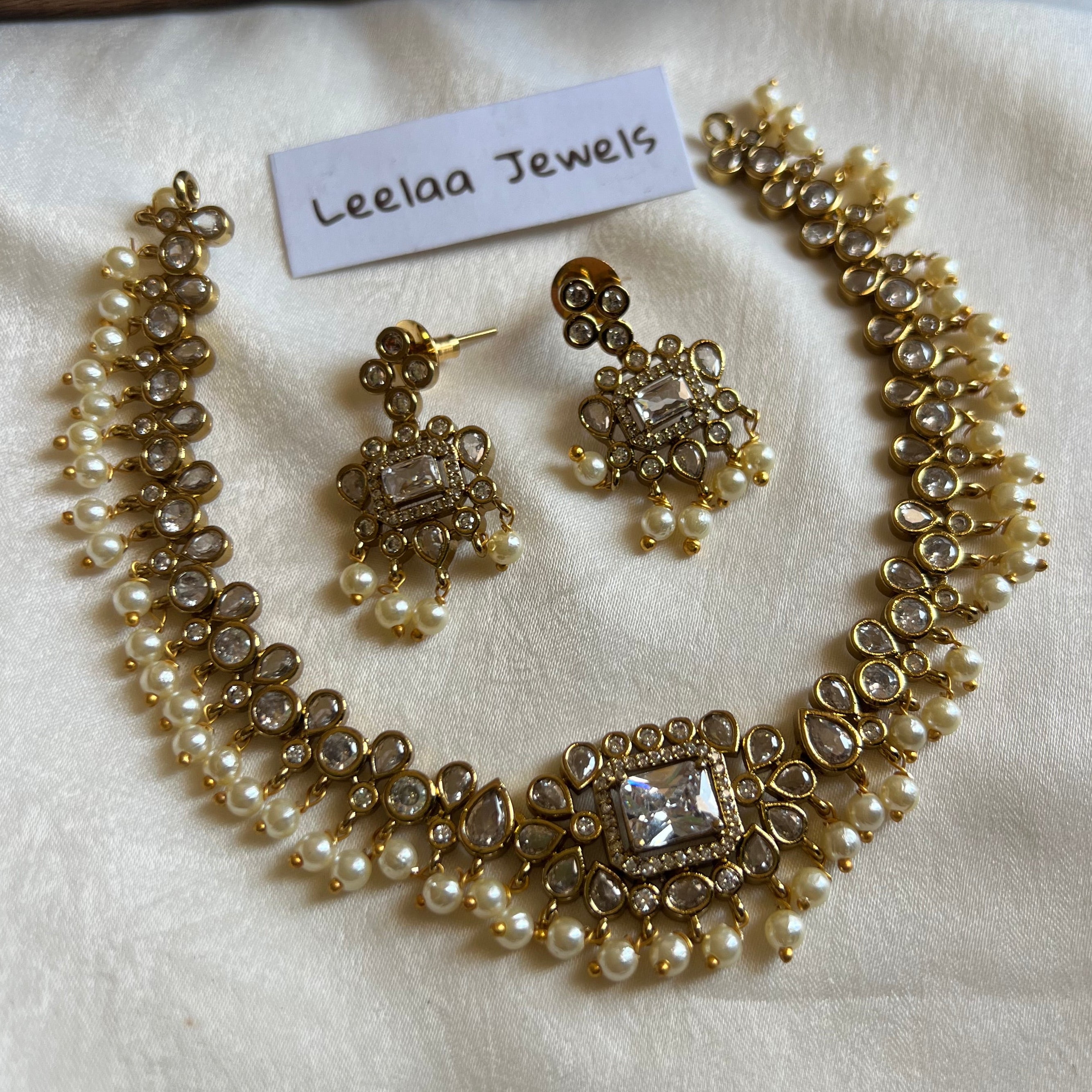 White premium zircon set