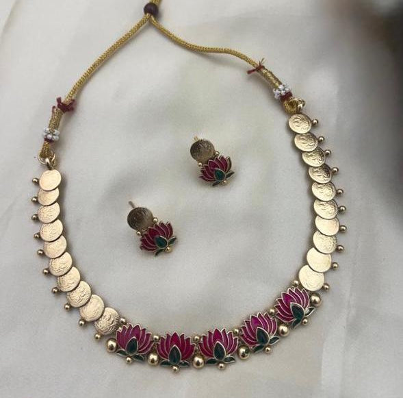 Premium Lotus choker set